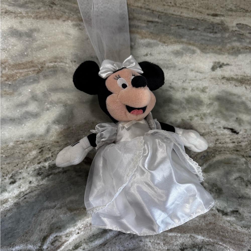 Disney 8” Plush Bridal Set Mickey & Mini Mouse - Picture 5 of 13